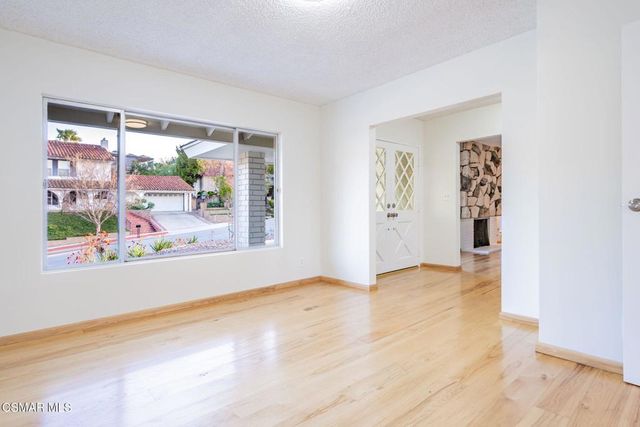 2085 Rayshire Street, Thousand Oaks, CA 91362