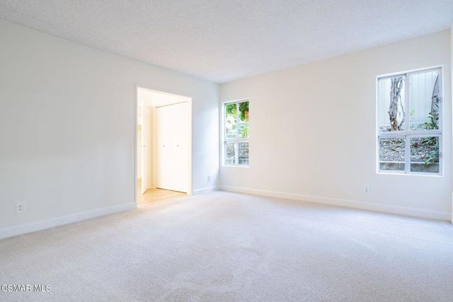 2085 Rayshire Street, Thousand Oaks, CA 91362