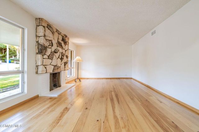 2085 Rayshire Street, Thousand Oaks, CA 91362
