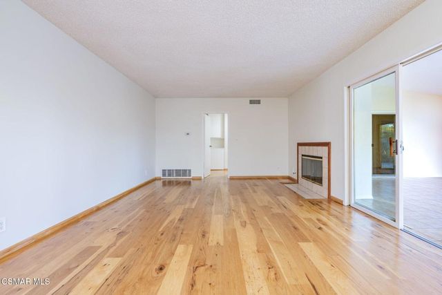 2085 Rayshire Street, Thousand Oaks, CA 91362