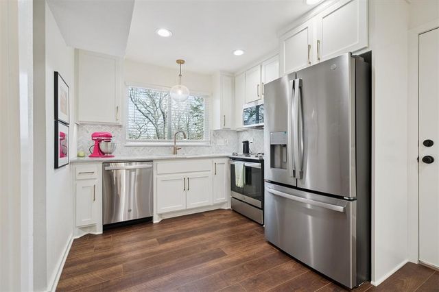 703 Rolling Meadow Drive, Noble, OK 73068