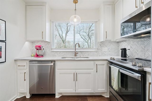 703 Rolling Meadow Drive, Noble, OK 73068