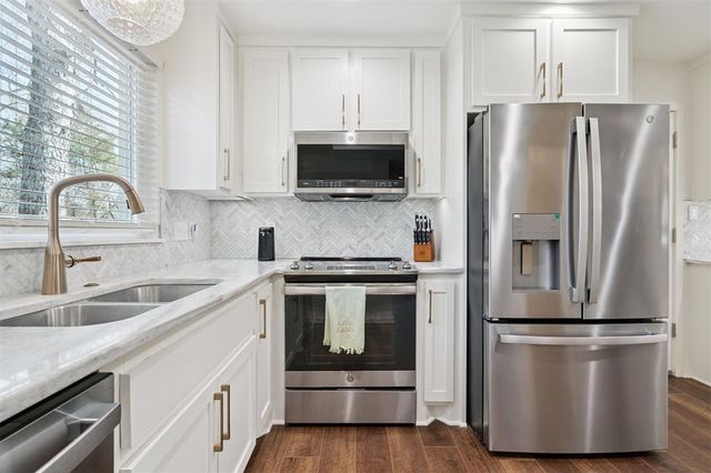 703 Rolling Meadow Drive, Noble, OK 73068