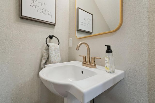 703 Rolling Meadow Drive, Noble, OK 73068