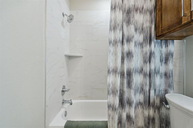 703 Rolling Meadow Drive, Noble, OK 73068