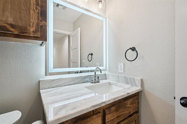 703 Rolling Meadow Drive, Noble, OK 73068