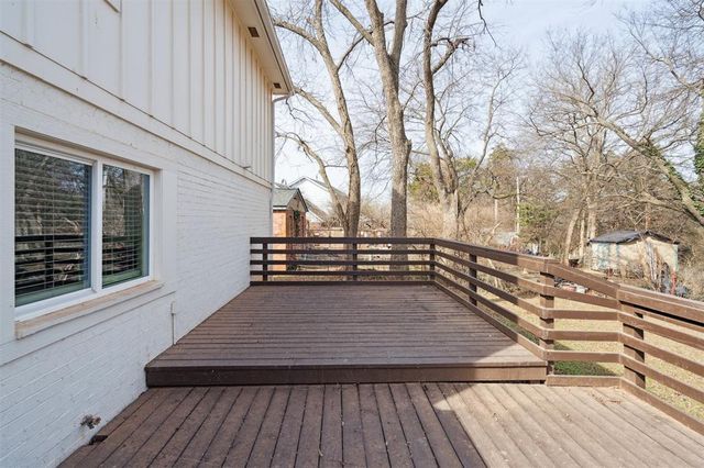 703 Rolling Meadow Drive, Noble, OK 73068