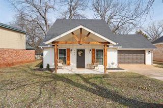 703 Rolling Meadow Drive, Noble, OK 73068