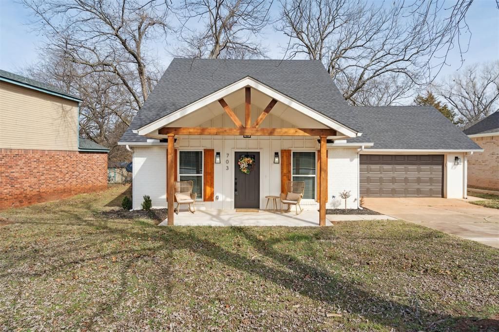 703 Rolling Meadow Drive, Noble, OK 73068