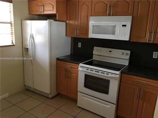 315 NW 109th Ave 207, Miami, FL 33172