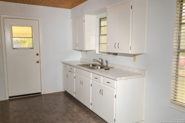 4707 Erin, San Antonio, TX 78217