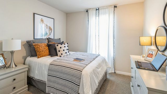 15111 Ironwood Lane, Urbandale, IA 50111