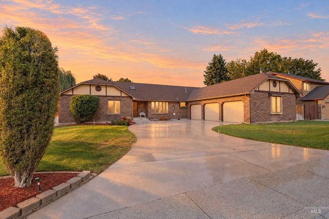 8844 W Brookview Drive, Boise, ID 83709 property photo
