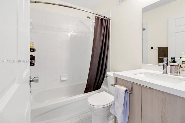 742 NE 90th St 402, Miami, FL 33138