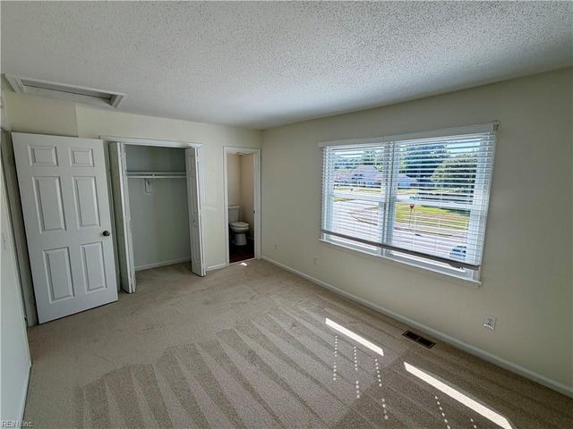 3903 Kiwanis Loop, Virginia Beach, VA 23456