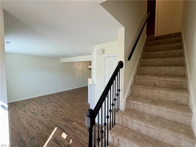 3903 Kiwanis Loop, Virginia Beach, VA 23456