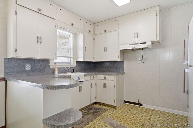 911 N Roosevelt Avenue, Sand Springs, OK 74063