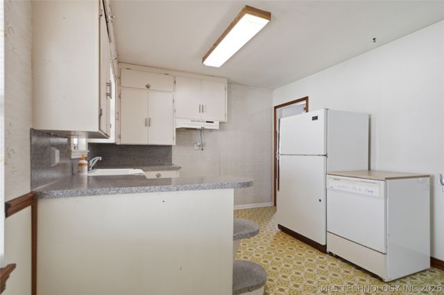 911 N Roosevelt Avenue, Sand Springs, OK 74063