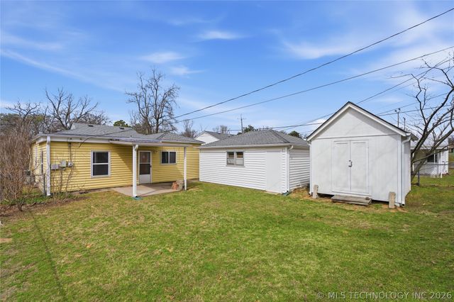 911 N Roosevelt Avenue, Sand Springs, OK 74063