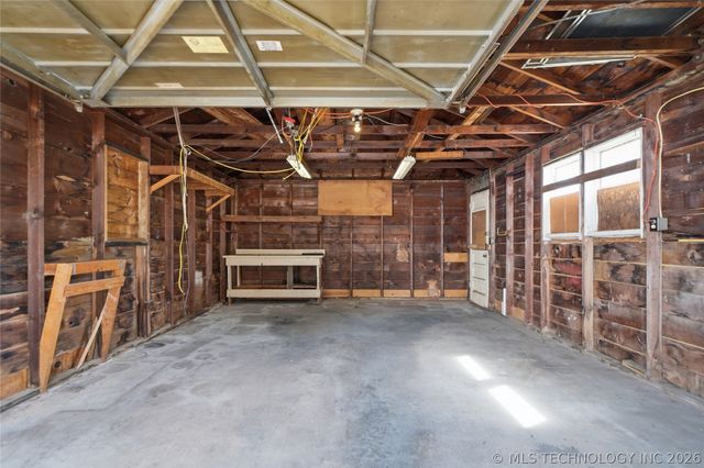 911 N Roosevelt Avenue, Sand Springs, OK 74063