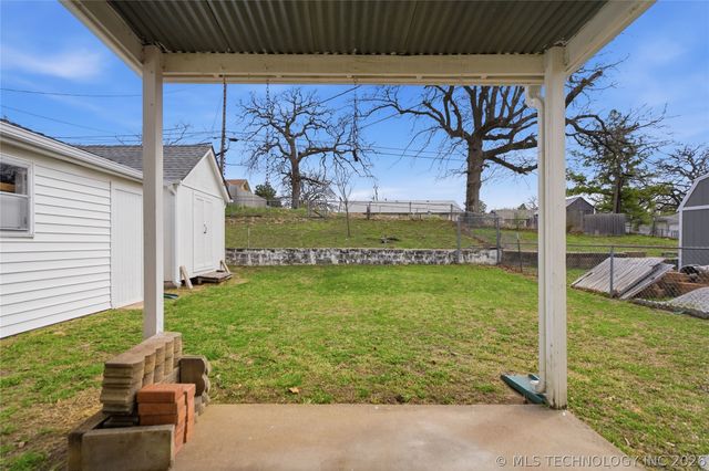 911 N Roosevelt Avenue, Sand Springs, OK 74063