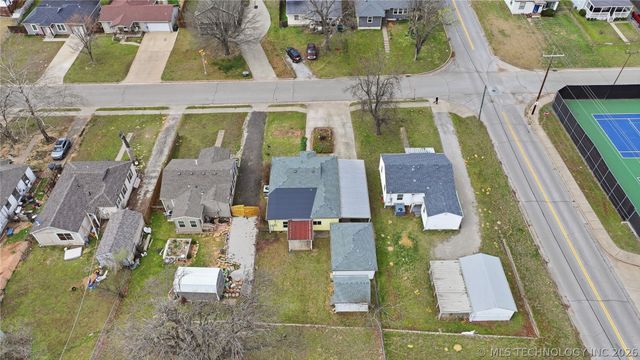 911 N Roosevelt Avenue, Sand Springs, OK 74063