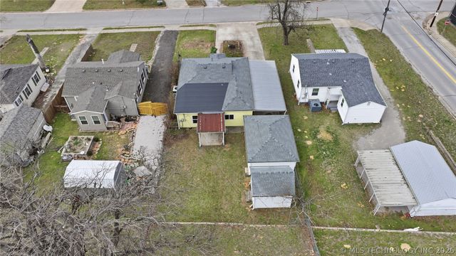 911 N Roosevelt Avenue, Sand Springs, OK 74063