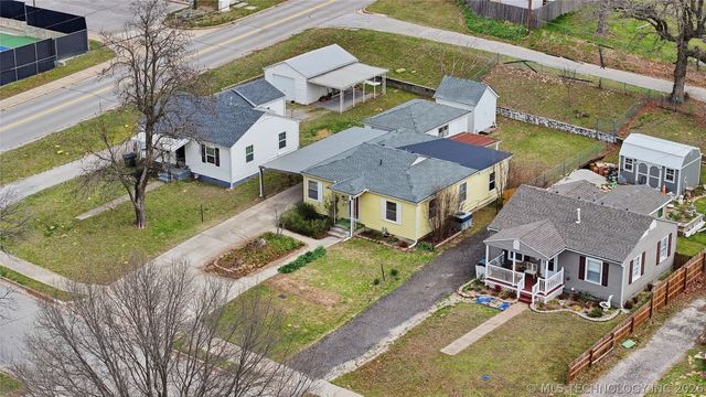 911 N Roosevelt Avenue, Sand Springs, OK 74063