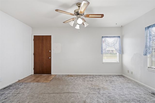 911 N Roosevelt Avenue, Sand Springs, OK 74063