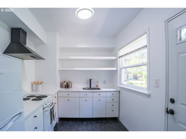 305 Ne 26TH Ave, Portland, OR 97232