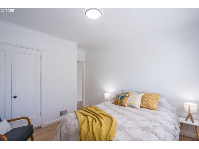 305 Ne 26TH Ave, Portland, OR 97232