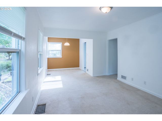 305 Ne 26TH Ave, Portland, OR 97232