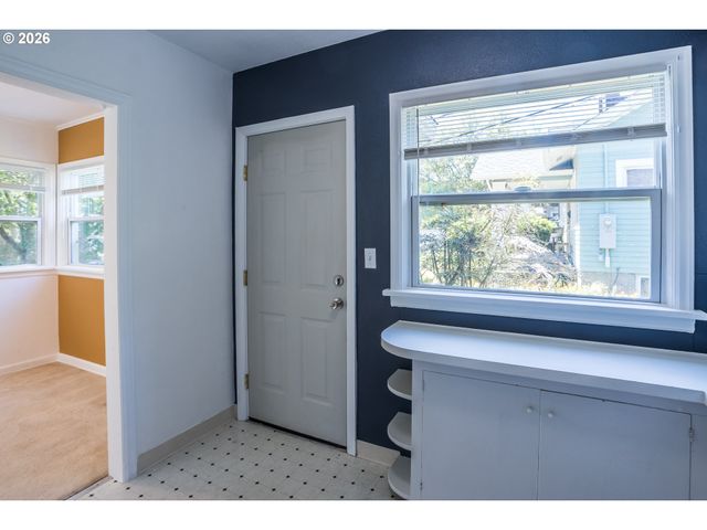 305 Ne 26TH Ave, Portland, OR 97232