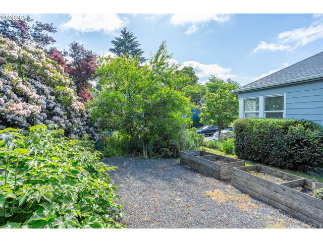305 Ne 26TH Ave, Portland, OR 97232
