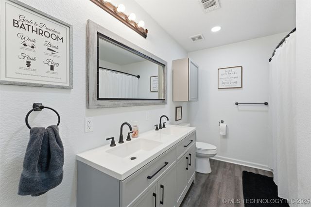 1175 W Pine Street, Westville, OK 74965