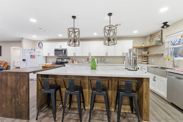 1175 W Pine Street, Westville, OK 74965