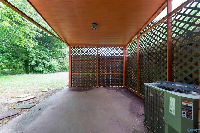 4056 Knollbrook Drive NW, Huntsville, AL 35810