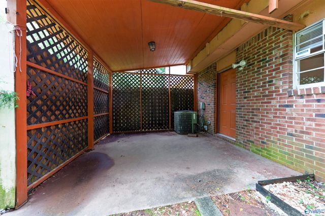 4056 Knollbrook Drive NW, Huntsville, AL 35810