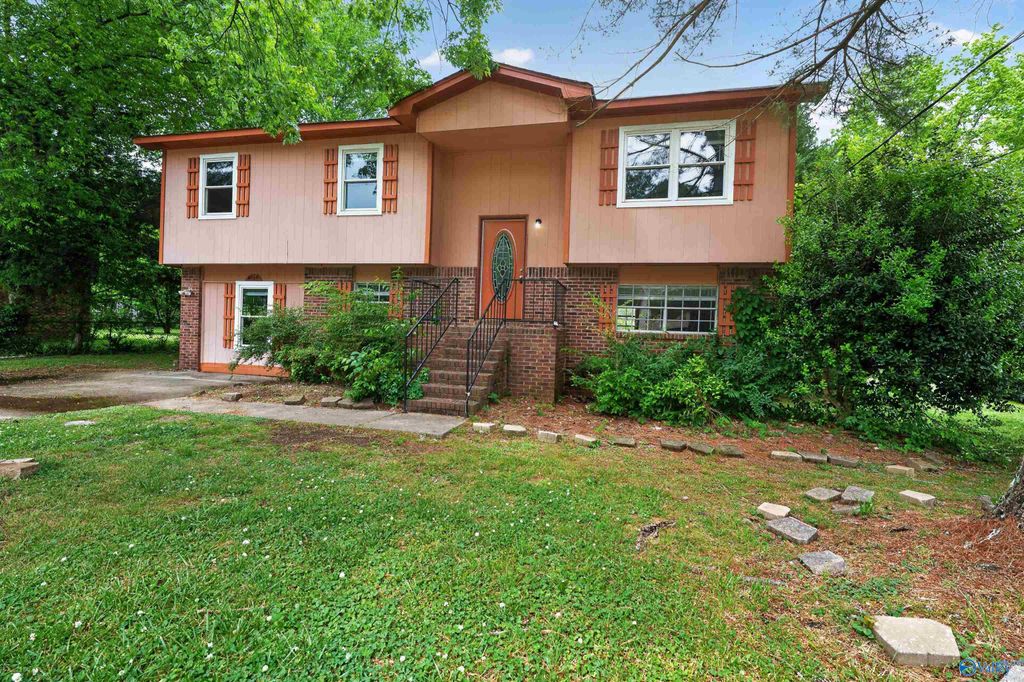 4056 Knollbrook Drive NW, Huntsville, AL 35810