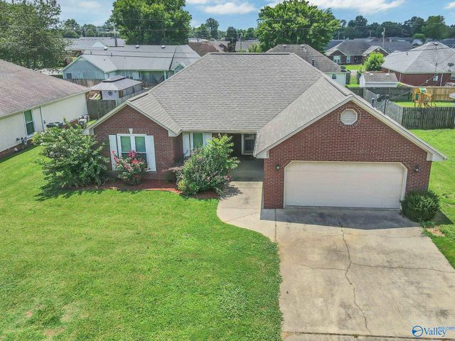 203 Lincoln Avenue, Muscle Shoals, AL 35661