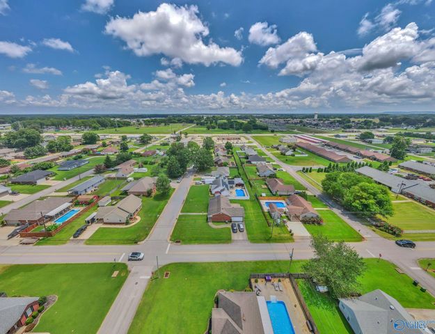 203 Lincoln Avenue, Muscle Shoals, AL 35661