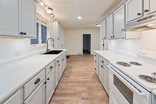 721 TERRACE AVENUE, Marinette, WI 54143