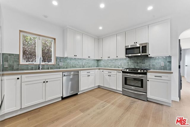 8833 Ashcroft Avenue, West Hollywood, CA 90048