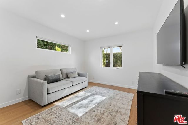 8833 Ashcroft Avenue, West Hollywood, CA 90048