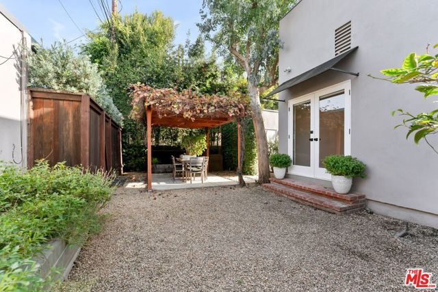 8833 Ashcroft Avenue, West Hollywood, CA 90048