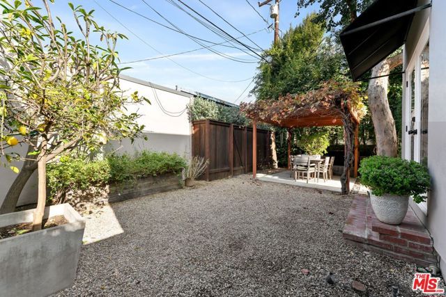 8833 Ashcroft Avenue, West Hollywood, CA 90048