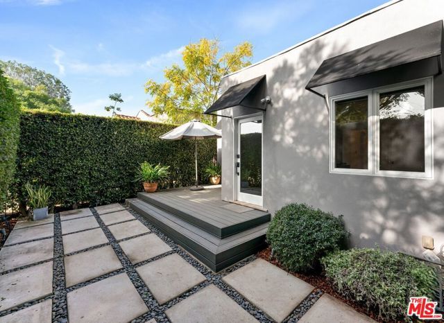 8833 Ashcroft Avenue, West Hollywood, CA 90048