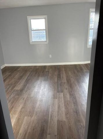 76 Walnut St 4, Peabody, MA 01960