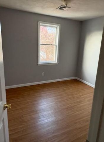 76 Walnut St 4, Peabody, MA 01960