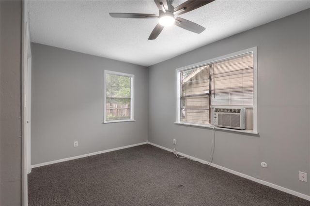 700 Gray Street 2, Huntsville, TX 77320